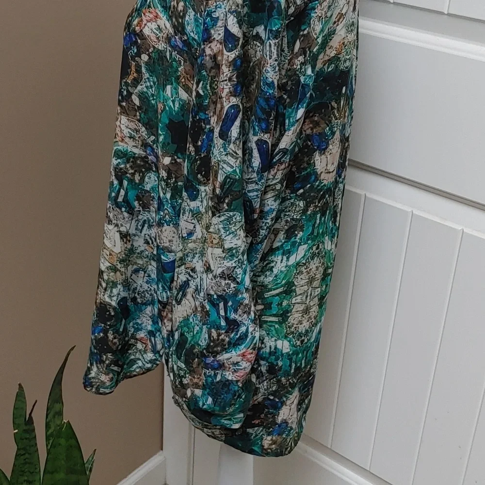Zara Green Teal Blue Printed V-Neck Blouse - Picture 10 of 15